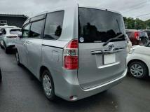 2010 Toyota Noah