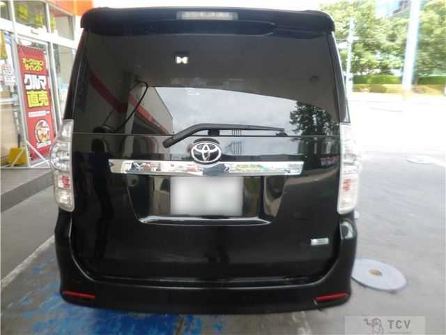 2012 Toyota Voxy
