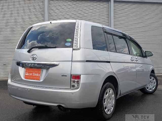 2013 Toyota Isis