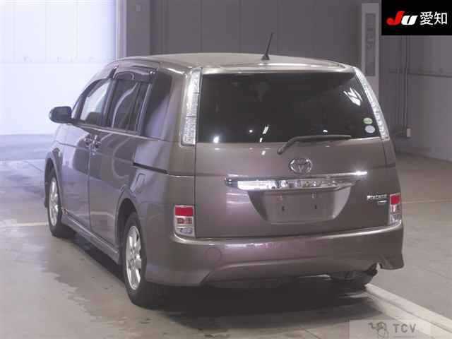 2013 Toyota Isis