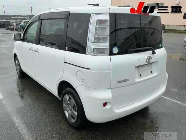 2013 Toyota Sienta