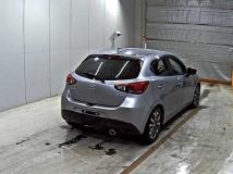 2016 Mazda Demio