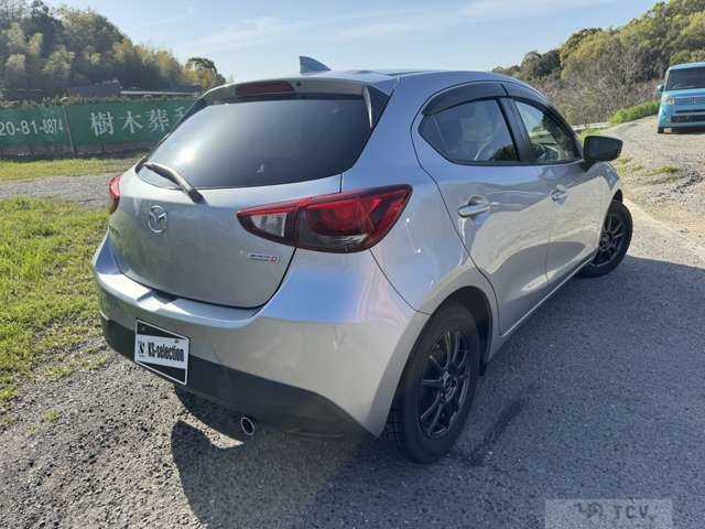 2017 Mazda Demio