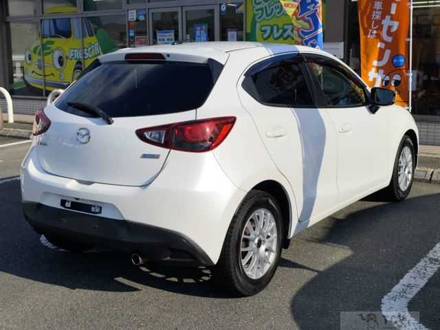 2016 Mazda Demio