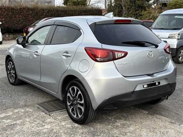 2017 Mazda Demio