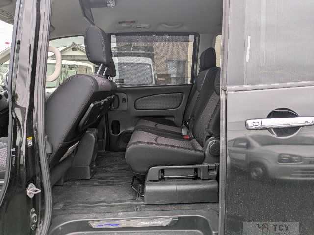 2013 Nissan Serena