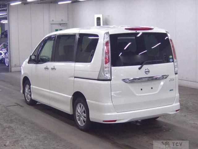 2013 Nissan Serena