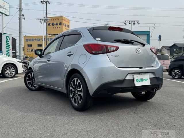 2017 Mazda Demio