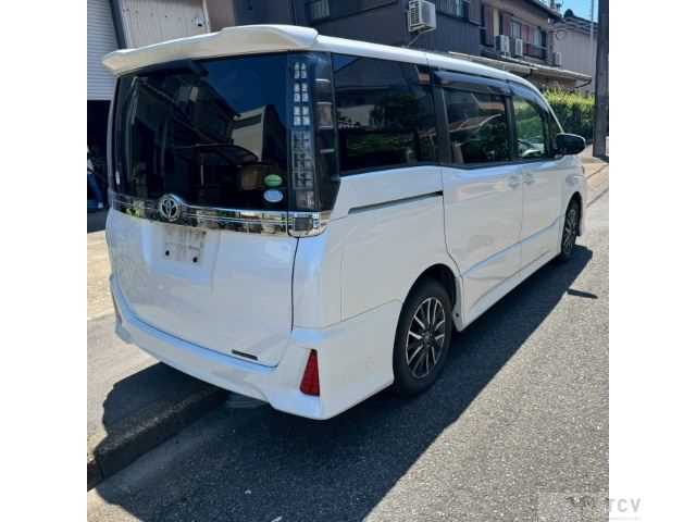 2014 Toyota Voxy