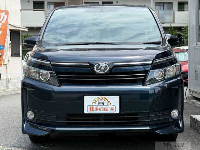 2014 Toyota Voxy