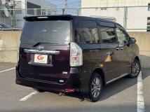 2011 Toyota Voxy