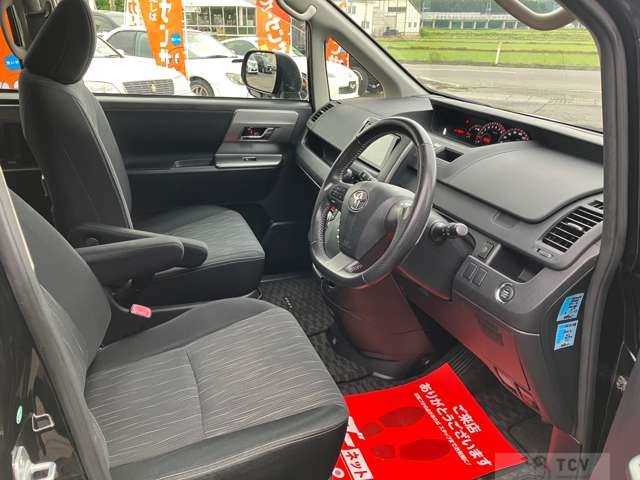 2012 Toyota Voxy