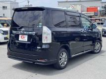 2013 Toyota Voxy