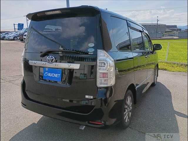 2011 Toyota Voxy