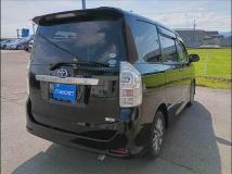 2011 Toyota Voxy