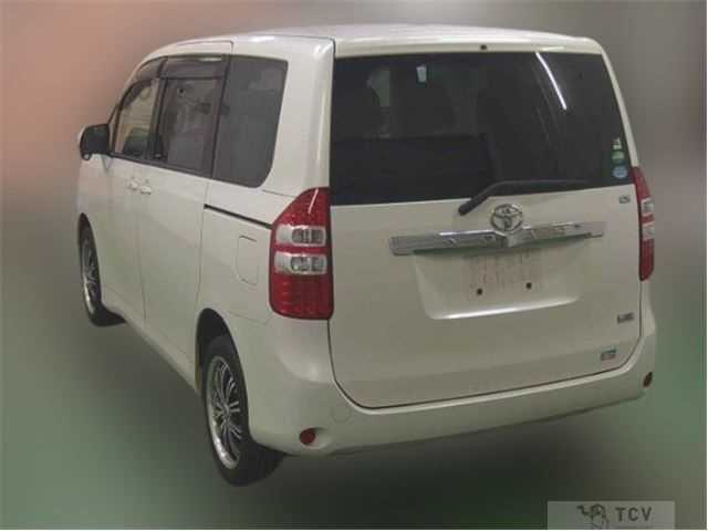 2013 Toyota Noah