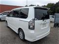 2007 Toyota Voxy