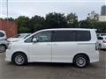 2007 Toyota Voxy