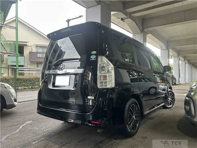 2012 Toyota Voxy