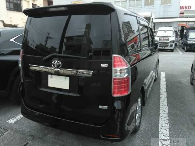 2009 Toyota Noah