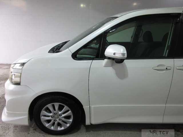 2010 Toyota Voxy