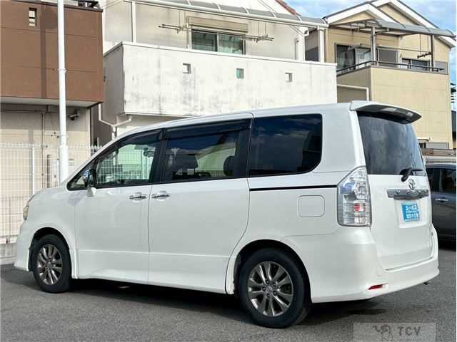 2011 Toyota Voxy