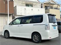 2011 Toyota Voxy