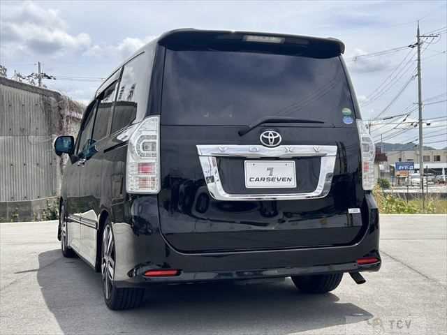 2013 Toyota Voxy