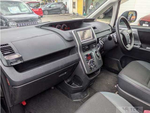 2013 Toyota Voxy