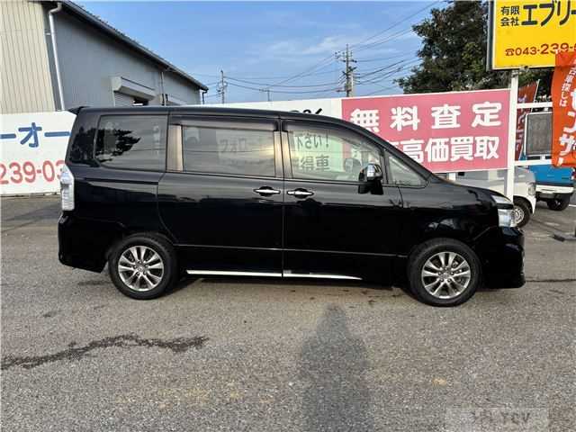 2012 Toyota Voxy