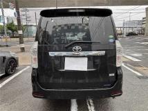 2013 Toyota Voxy