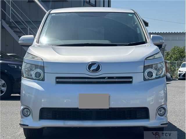 2007 Toyota Voxy