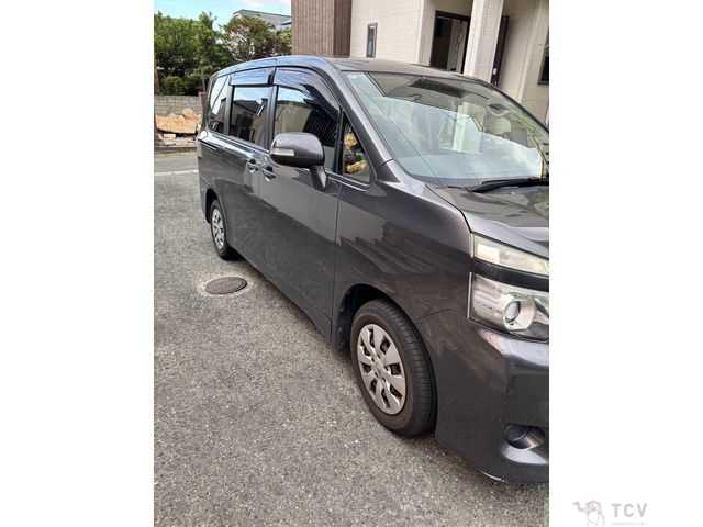 2012 Toyota Voxy