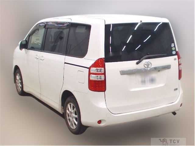 2013 Toyota Noah