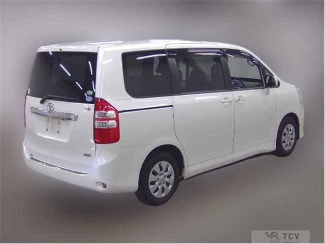 2013 Toyota Noah
