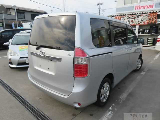 2007 Toyota Noah