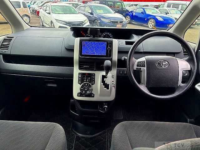 2013 Toyota Noah