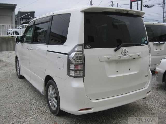 2011 Toyota Voxy
