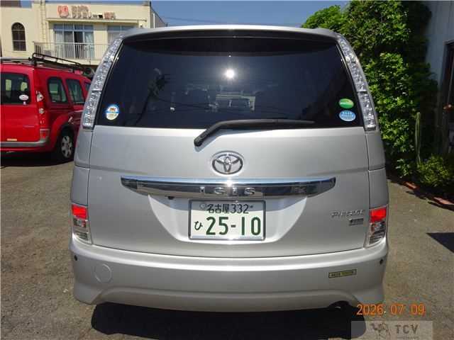 2013 Toyota Isis