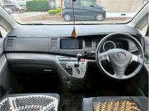 2011 Toyota Isis