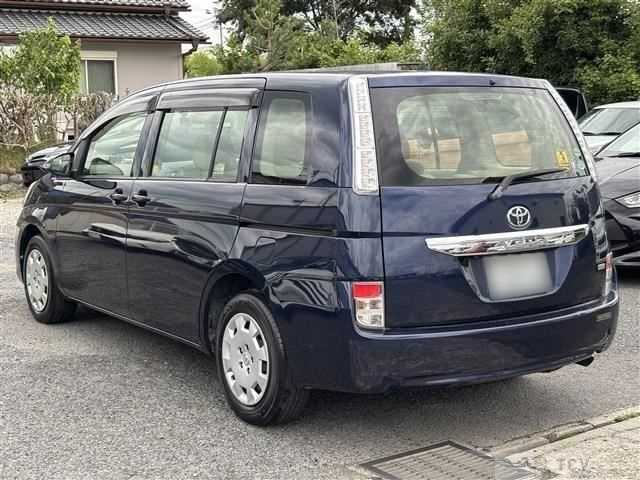 2013 Toyota Isis