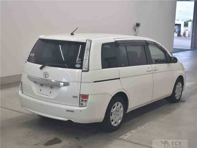 2011 Toyota Isis