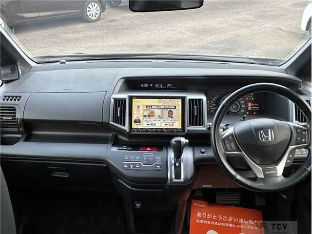 2013 Honda Step WGN