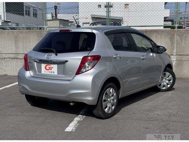2011 Toyota Vitz