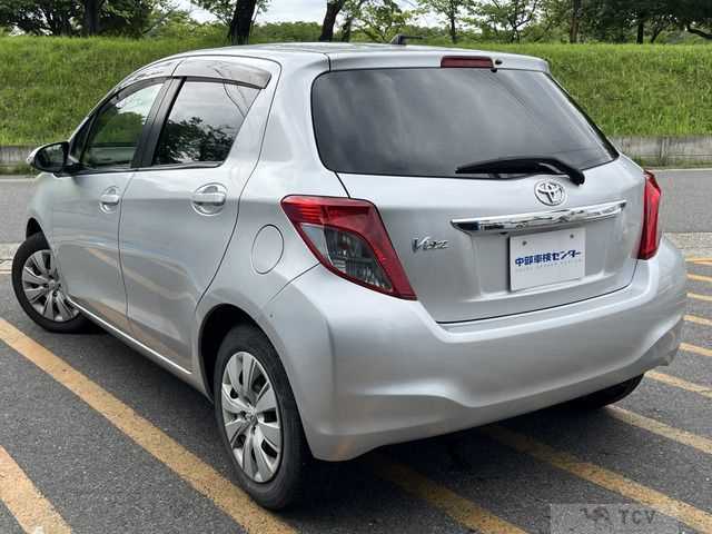 2013 Toyota Vitz