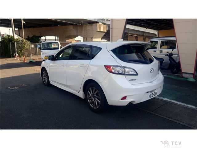 2013 Mazda Axela Sport