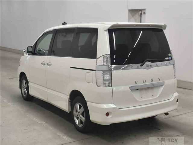 2006 Toyota Voxy