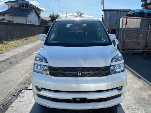 2007 Toyota Voxy
