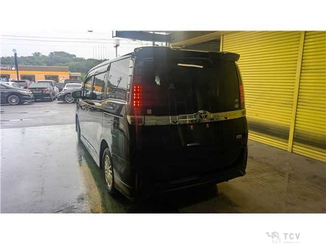 2014 Toyota Voxy
