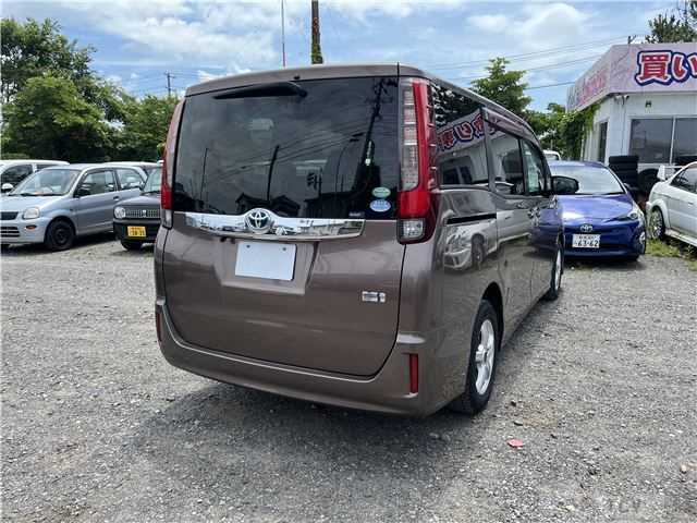 2014 Toyota Noah